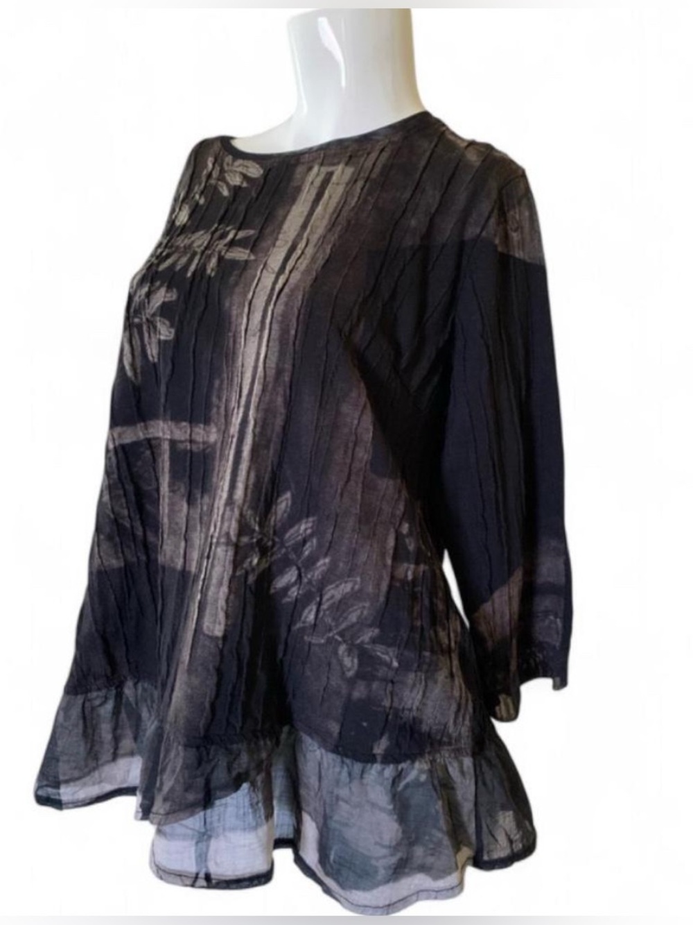 Yoshiyoshi by PJ Leaf Motif Pullover Black Floral Sheer Top